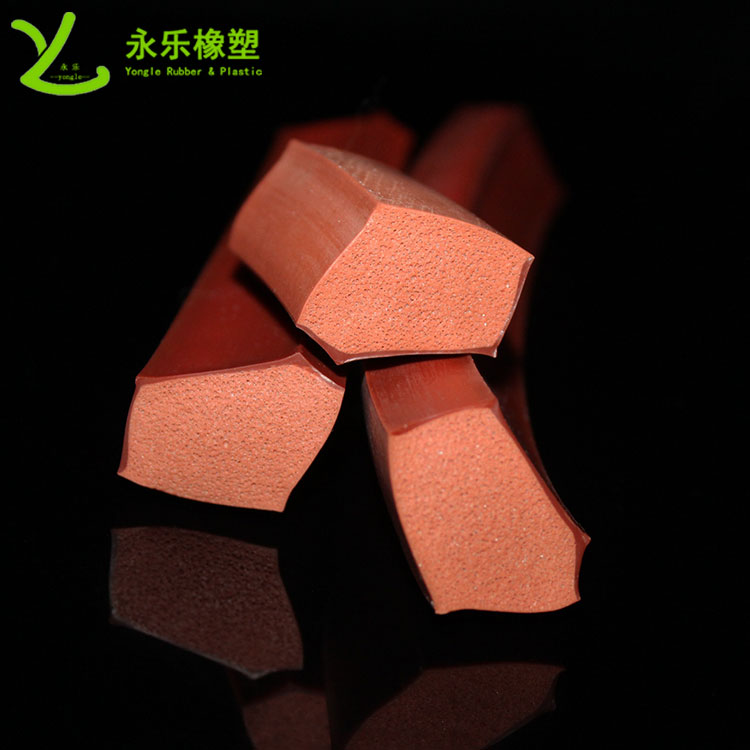 擠出復(fù)合發(fā)泡硅膠條，耐高溫復(fù)合發(fā)泡硅膠條，耐老化復(fù)合發(fā)泡硅膠條